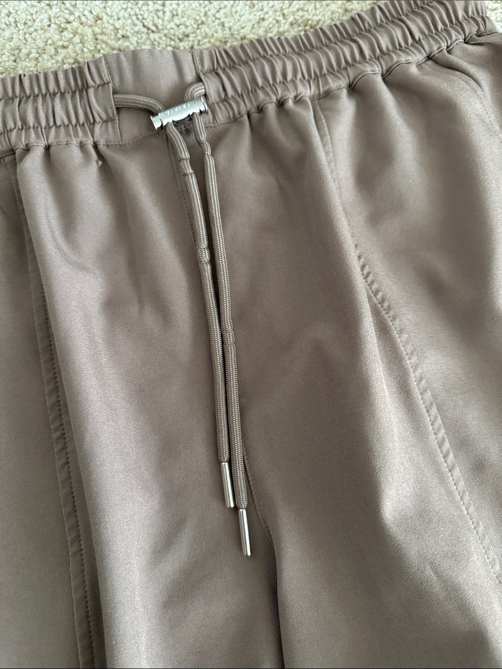 Varley Esmond 3” shorts in Taupe Stone Sz M - Picture 7 of 7